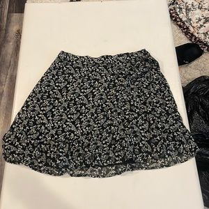 Floral black and white hollister skirt